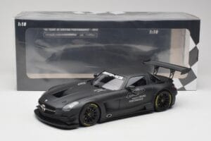 Mercedes AMG SLS C197 GT3 45 Години Driving Performance Minichamps 1:18 151133100 Метал — снимка 6 от 6
