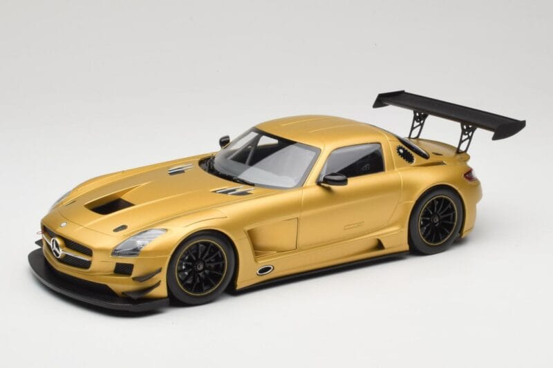 Mercedes AMG SLS C197 GT3 Street Златен Minichamps 1:18 151113106 Метал