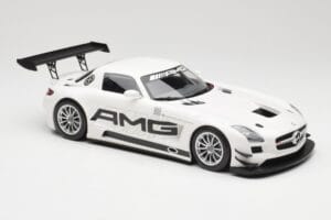 Mercedes AMG SLS C197 GT3 Street Бял Minichamps 1:18 151123107 Метал — снимка 4 от 6