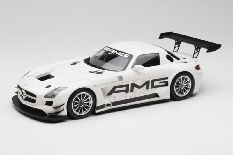 Mercedes AMG SLS C197 GT3 Street Бял Minichamps 1:18 151123107 Метал