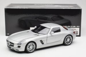 Mercedes SLS AMG C197 Iridium Сребрист Minichamps 1:18 100039026 Метал — снимка 8 от 8