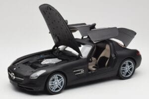 Mercedes SLS AMG C197 Matte Black Minichamps 1:18 100039027 Метал — снимка 2 от 8