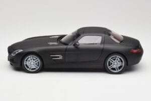 Mercedes SLS AMG C197 Matte Black Minichamps 1:18 100039027 Метал — снимка 4 от 8