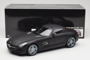 Mercedes SLS AMG C197 Matte Black Minichamps 1:18 100039027 Метал — снимка 8 от 8