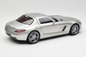Mercedes SLS AMG C197 Matt Сребрист Minichamps 1:18 100039029 Метал — снимка 3 от 8