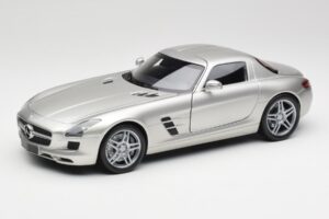 Mercedes SLS AMG C197 Matt Сребрист Minichamps 1:18 100039029 Метал