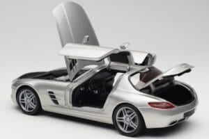 Mercedes SLS AMG C197 Matt Сребрист Minichamps 1:18 100039029 Метал — снимка 5 от 8