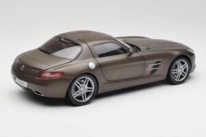 Mercedes SLS AMG C197 Monza Сив Minichamps 1:18 B66960044 Метал — снимка 3 от 8