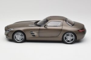 Mercedes SLS AMG C197 Monza Сив Minichamps 1:18 B66960044 Метал — снимка 4 от 8