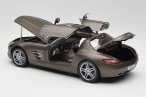 Mercedes SLS AMG C197 Monza Сив Minichamps 1:18 B66960044 Метал — снимка 5 от 8