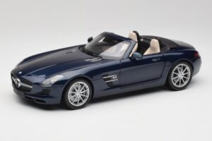 Mercedes SLS AMG R197 Roadster South Seas Син Minichamps 1:18 100039031 Метал