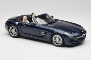 Mercedes SLS AMG R197 Roadster South Seas Син Minichamps 1:18 100039031 Метал — снимка 6 от 8