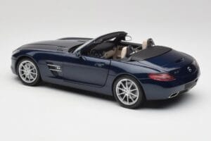 Mercedes SLS AMG R197 Roadster South Seas Син Minichamps 1:18 100039031 Метал — снимка 7 от 8