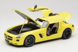 Mercedes SLS AMG C197 Жълт Minichamps 1:18 100039022 Метал — снимка 2 от 8