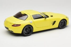 Mercedes SLS AMG C197 Жълт Minichamps 1:18 100039022 Метал — снимка 3 от 8