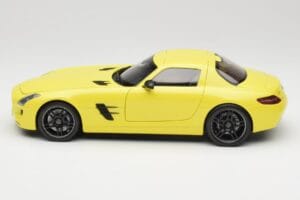 Mercedes SLS AMG C197 Жълт Minichamps 1:18 100039022 Метал — снимка 4 от 8