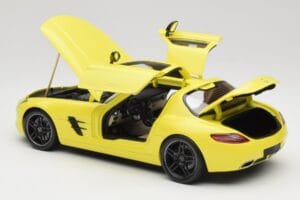 Mercedes SLS AMG C197 Жълт Minichamps 1:18 100039022 Метал — снимка 5 от 8