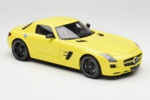 Mercedes SLS AMG C197 Жълт Minichamps 1:18 100039022 Метал — снимка 6 от 8