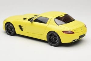 Mercedes SLS AMG C197 Жълт Minichamps 1:18 100039022 Метал — снимка 7 от 8
