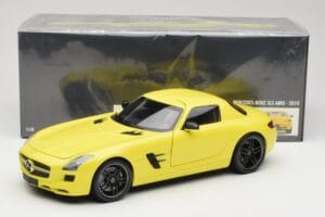 Mercedes SLS AMG C197 Жълт Minichamps 1:18 100039022 Метал — снимка 8 от 8