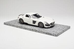 Mercedes Brabus SLS AMG 700 Biturbo Pearl Бял Minichamps 1:18 107032020 Метал — снимка 4 от 6