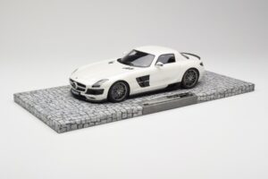 Mercedes Brabus SLS AMG 700 Biturbo Pearl Бял Minichamps 1:18 107032020 Метал