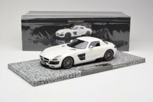 Mercedes Brabus SLS AMG 700 Biturbo Pearl Бял Minichamps 1:18 107032020 Метал — снимка 6 от 6