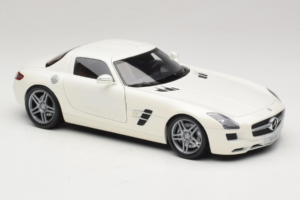 Mercedes SLS AMG Designo Mystic White Museum Edition Minichamps 1:18 B66055551 Метал — снимка 6 от 8
