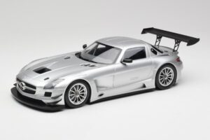 Mercedes SLS AMG GT3 C197 Street Сребрист Minichamps 1:18 151113100 Метал
