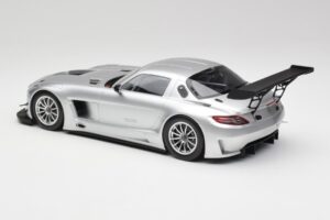 Mercedes SLS AMG GT3 C197 Street Сребрист Minichamps 1:18 151113100 Метал — снимка 5 от 6