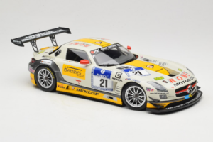 Mercedes SLS AMG GT3 #21 Rowe Racing M. Hartung / N. Heyer ADAC 24 Hours Nurburgring 2013 Minichamps 1:18 151133121 Метал — снимка 4 от 6