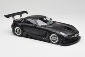 Mercedes SLS AMG GT3 C197 Street Мат Черен Minichamps 1:18 151113101 Метал — снимка 4 от 6