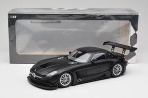 Mercedes SLS AMG GT3 C197 Street Мат Черен Minichamps 1:18 151113101 Метал — снимка 6 от 6