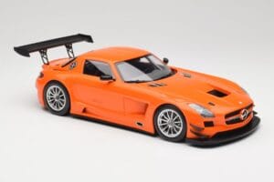 Mercedes SLS AMG GT3 C197 Street Оранжев Minichamps 1:18 151113105 Метал — снимка 4 от 6