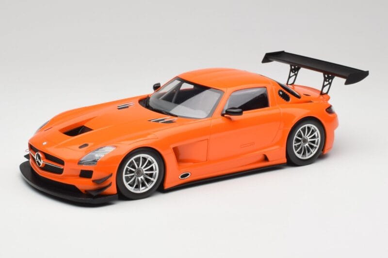 Mercedes SLS AMG GT3 C197 Street Оранжев Minichamps 1:18 151113105 Метал