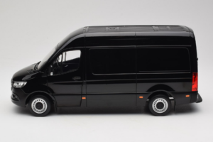 Mercedes Sprinter Черен Norev 1:18 183041 Метал — снимка 4 от 8
