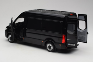 Mercedes Sprinter Черен Norev 1:18 183041 Метал — снимка 5 от 8
