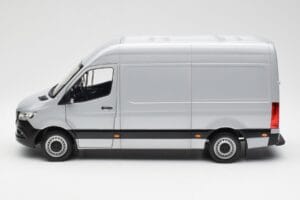 Mercedes Sprinter W907 Сребрист Norev 1:18 183424 Метал — снимка 4 от 8