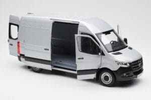 Mercedes Sprinter W907 Сребрист Norev 1:18 183424 Метал — снимка 5 от 8