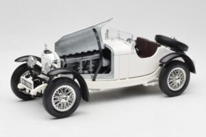 Mercedes SSKL Бял Bburago 1:18 3002 Метал — снимка 2 от 8