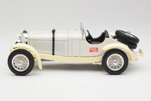 Mercedes SSKL Бял & Кремав Bburago 1:18 3002-M1 Метал — снимка 3 от 6