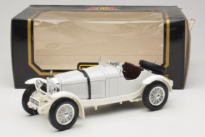 Mercedes SSKL Бял 1931 Bburago 1:18 3002-M2 Метал — снимка 6 от 6