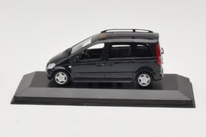 Mercedes Vaneo Тъмносин Minichamps 1:43 400031200 Метал