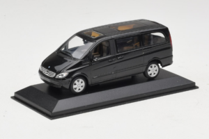 Mercedes Viano W639 Atlantis Blue Minichamps 1:43 B67871200 Метал — снимка 2 от 4