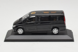Mercedes Viano W639 Atlantis Blue Minichamps 1:43 B67871200 Метал
