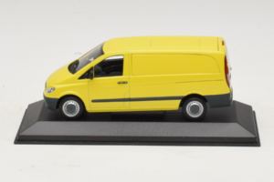Mercedes Vito W638 Жълт Minichamps 1:43 B67871200-R1 Метал