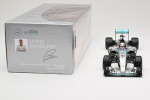 Mercedes W06 #44 L. Hamilton Mercedes AMG Petronas United States Grand Prix Winner World Champion 2015 Minichamps 1:18 110150 — снимка 6 от 7