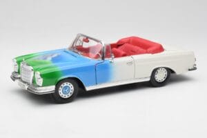 Mercedes 280SE W108 Tricolor Maisto 1:18 56014 Метал