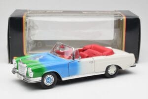 Mercedes 280SE W108 Tricolor Maisto 1:18 56014 Метал — снимка 8 от 8