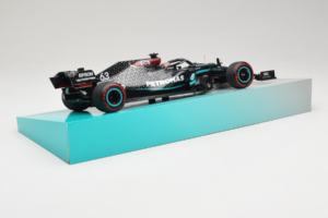 Mercedes W11 #63 G. Russell Mercedes AMG Petronas Sakhir Grand Prix 2020 Minichamps 1:18 113201663 Смола — снимка 3 от 7